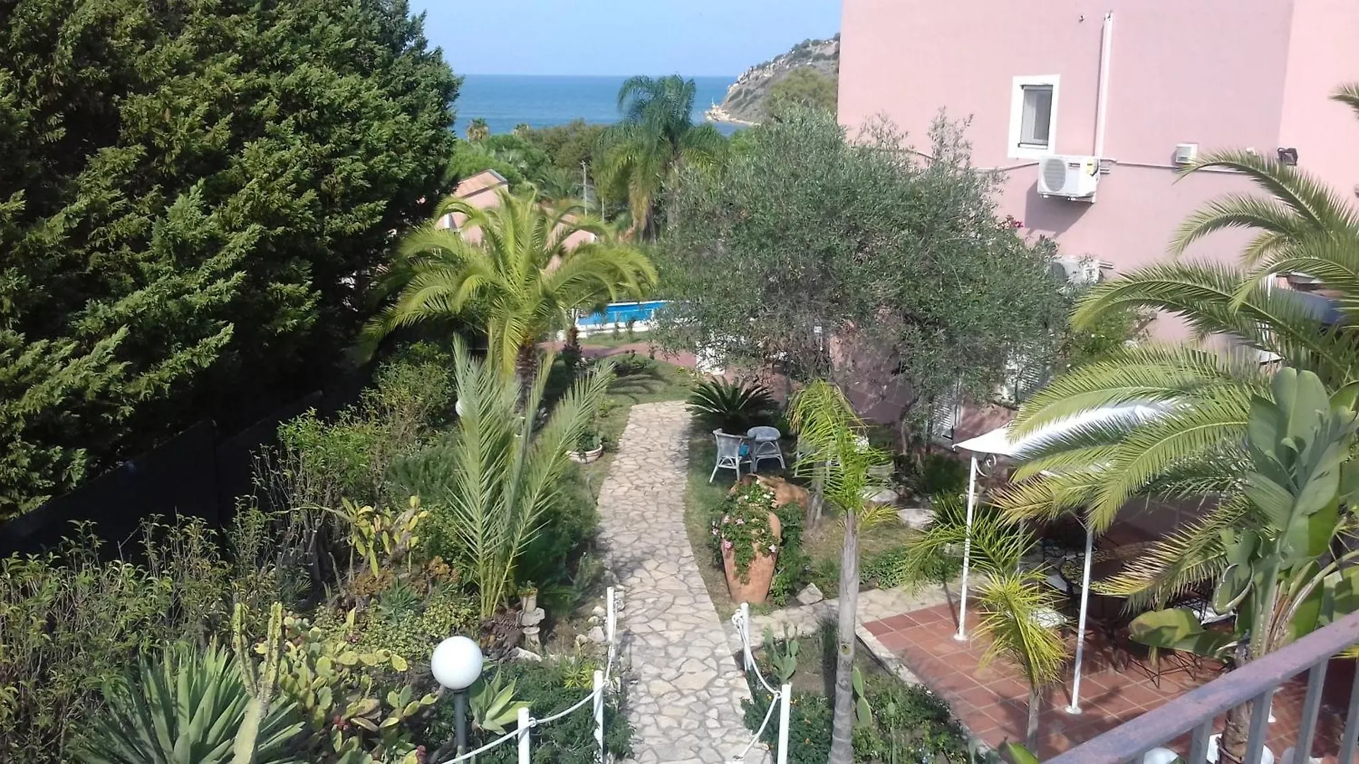 Bludream Villa Augusta 0*,